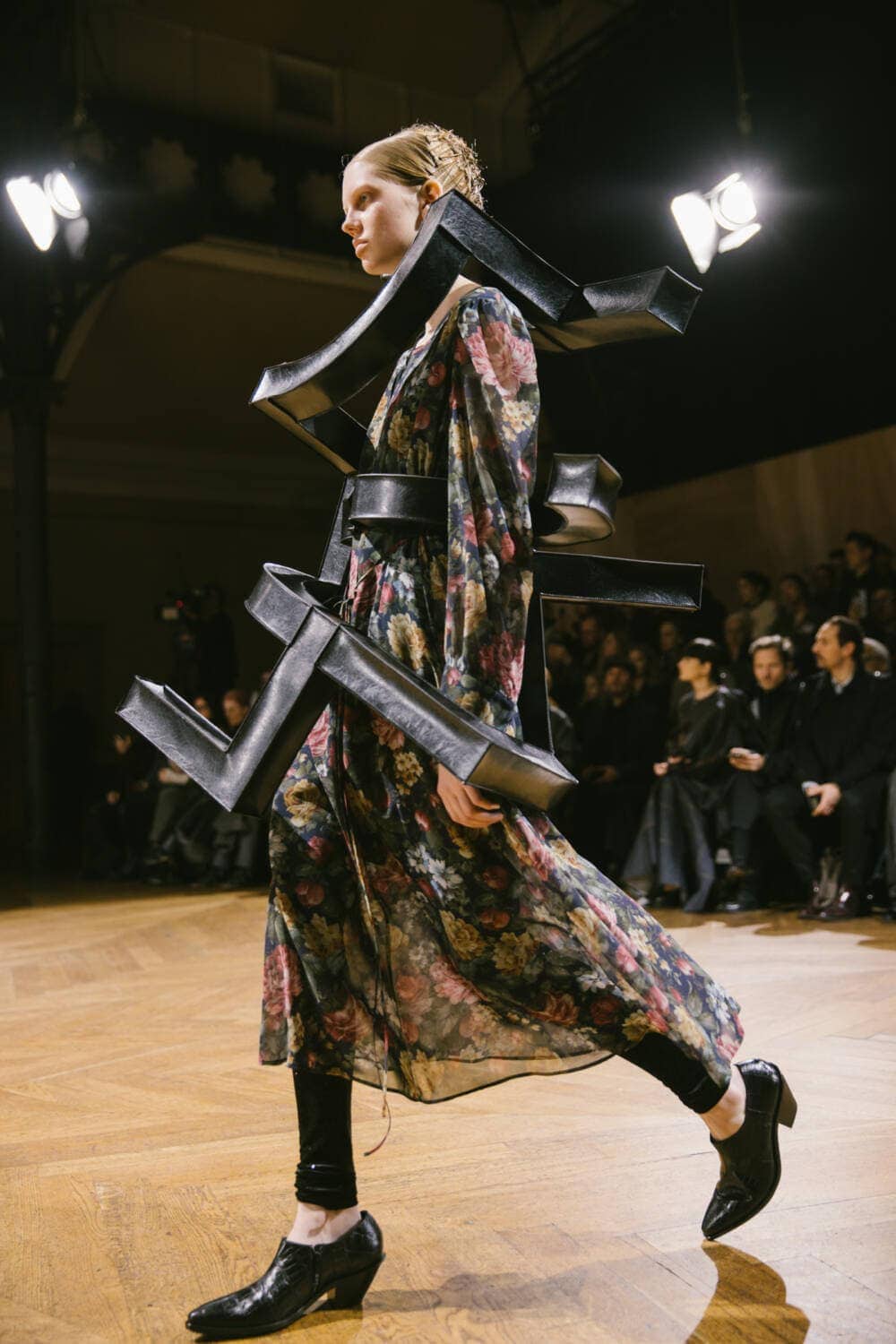 24aw バレンシアガ　ショーピースgarde-robe ストライプ hb2301-tbal-2-1668064532.jpg